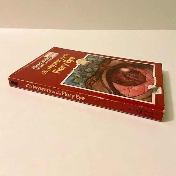 Vintage 1978 Alfred Hitchcock The Mystery Of The Fiery Eye Paperback - Picture 3 of 14